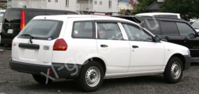 Лобовое стекло Nissan AD II